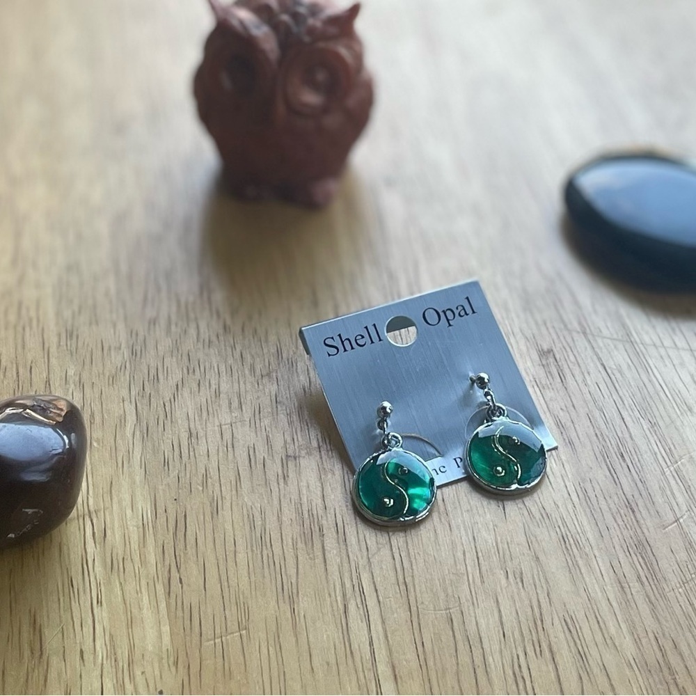 Shell Opal Ying Yang Earrings